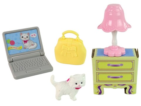 Lalka Anlily w Sypialni Akcesoria Meble Dla Dzieci LEAN Toys